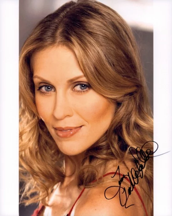 Rochelle Vallese autograph