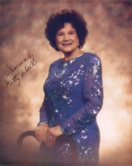 Kitty Wells autograph