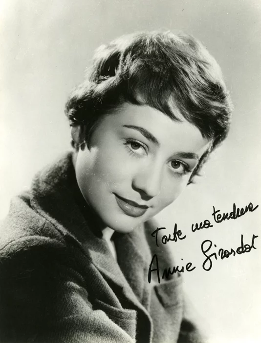 Annie Girardot autograph