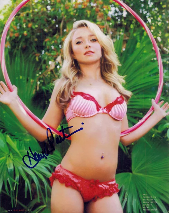 Hayden Panettiere autograph
