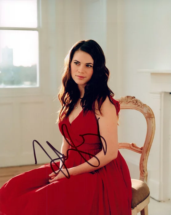 Hayley Atwell autograph