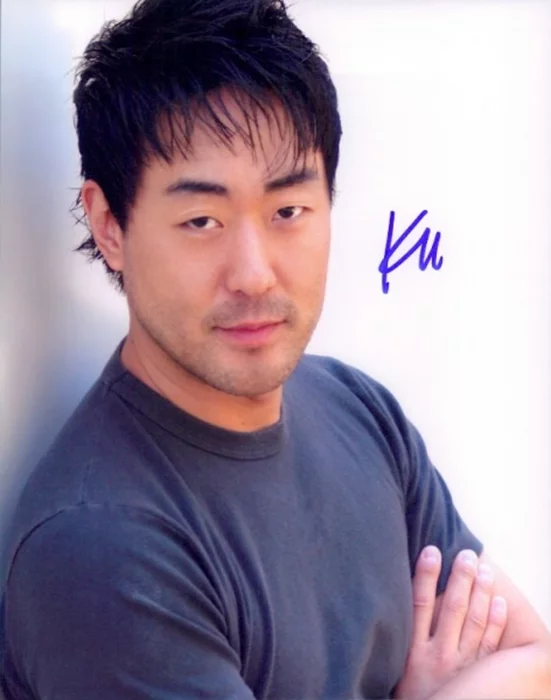 Kenneth  Choi autograph
