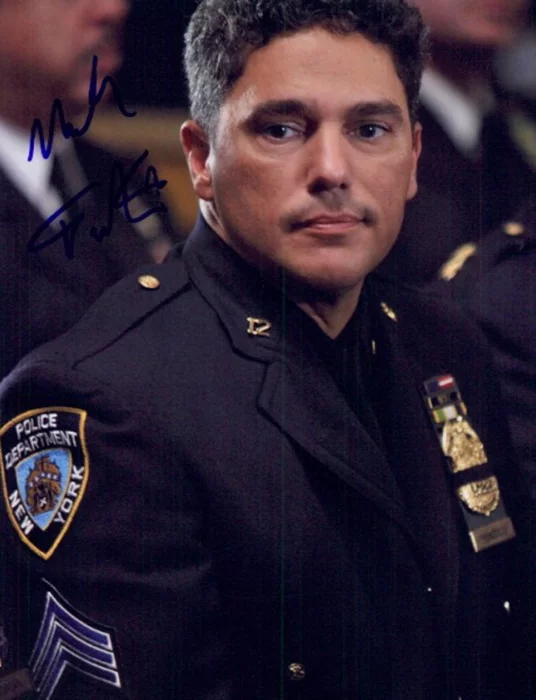 Nicholas Turturro autograph