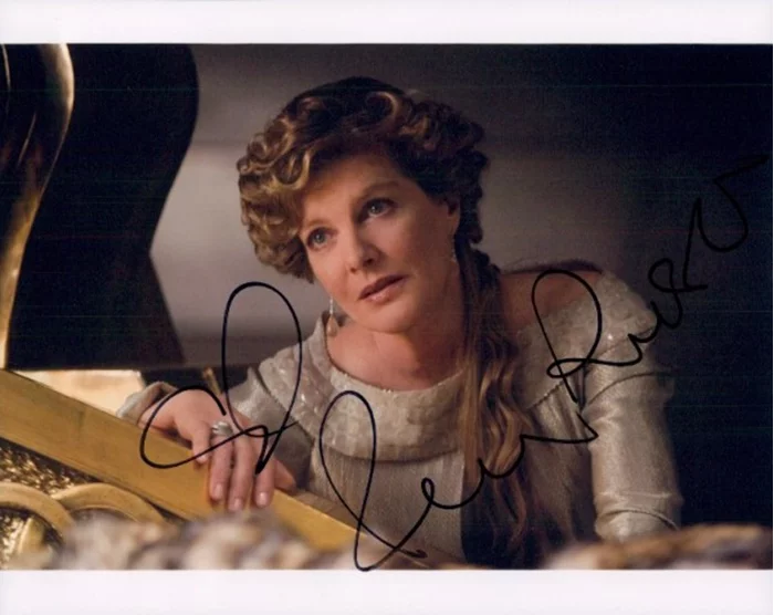 Rene Russo autograph