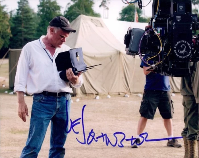 Joe  Johnston autograph