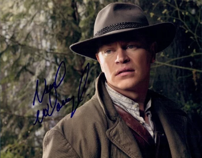 Neal McDonough autograph