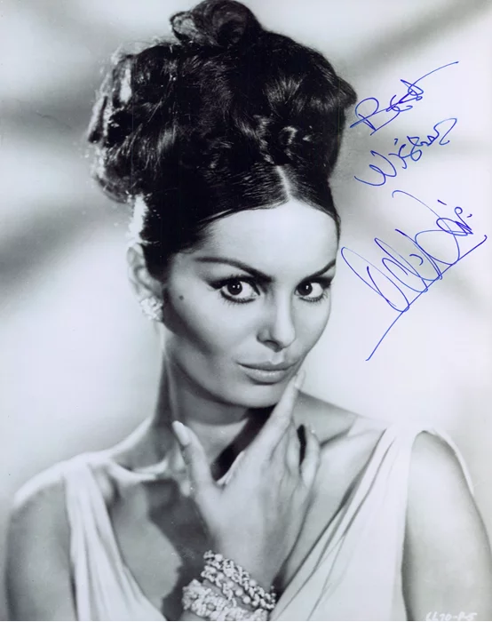 Daliah Lavi autograph