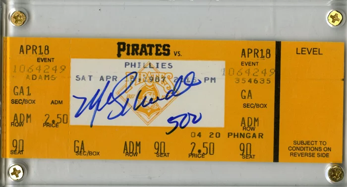 Mike Schmidt autograph