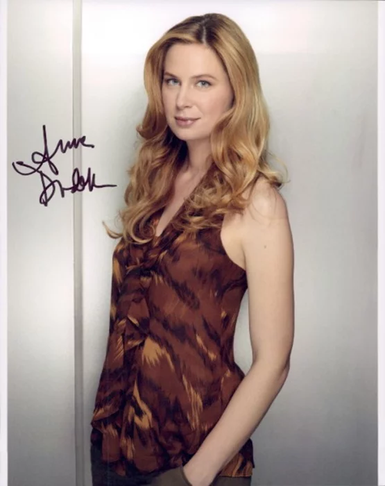 Anne Dudek autograph