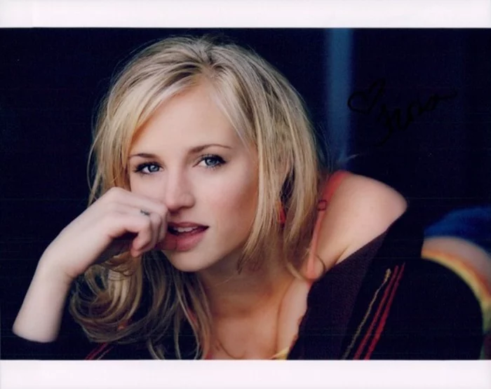 Fiona Gubelmann autograph