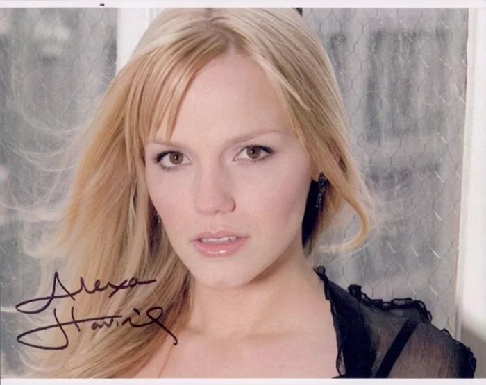 Alexa Havins autograph
