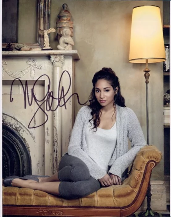 Meaghan  Rath autograph
