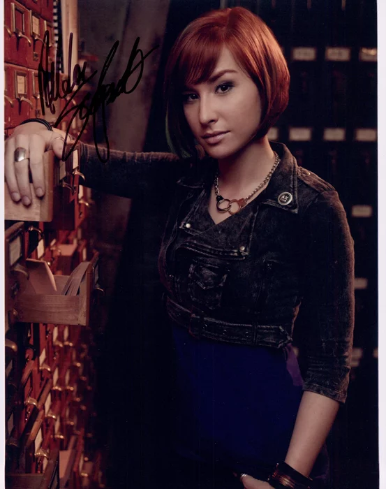 Allison Scagliotti autograph