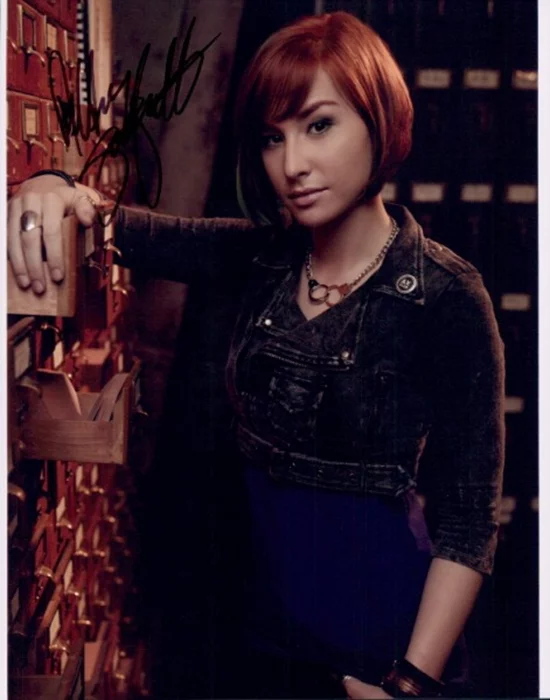Allison Scagliotti autograph