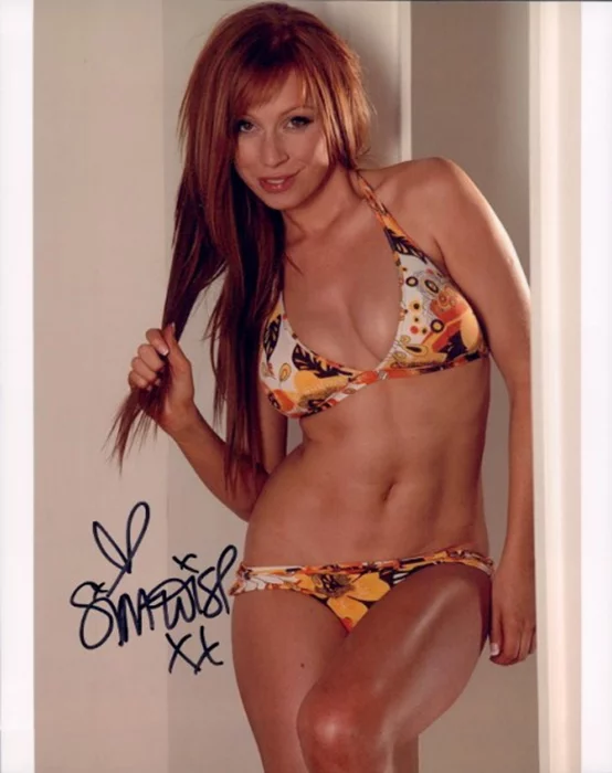 Alex Sim-Wise autograph