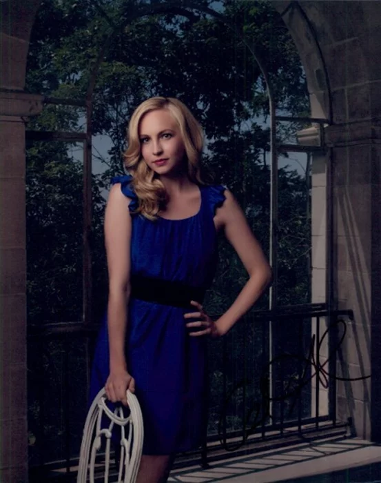 Candice Accola autograph