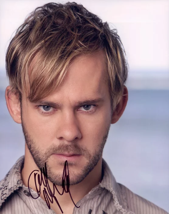 Dominic Monaghan autograph