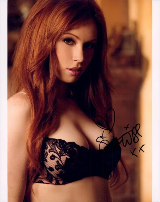 Alex Sim-Wise autograph
