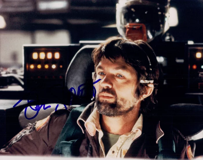 Tom Skerritt autograph