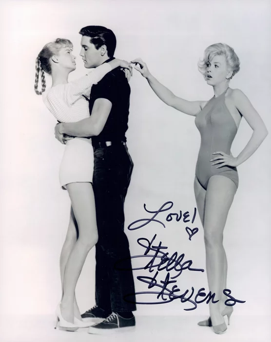 Stella Stevens autograph