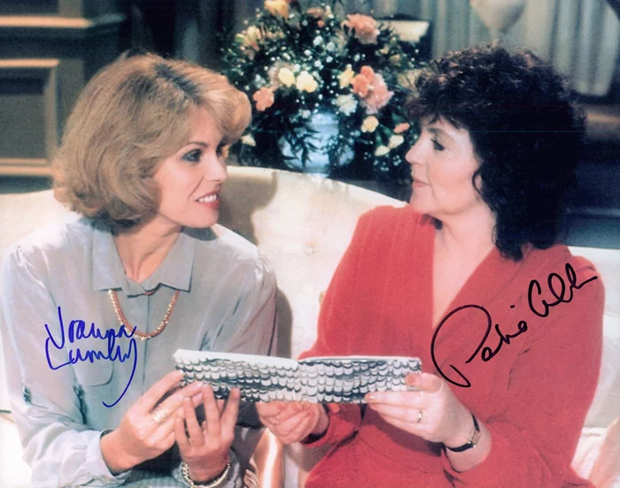 Shirley Valentine autograph