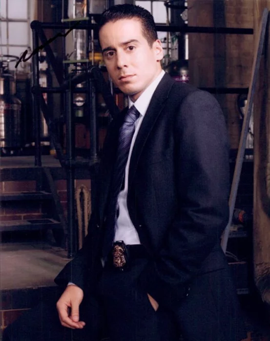 Kirk Acevedo autograph