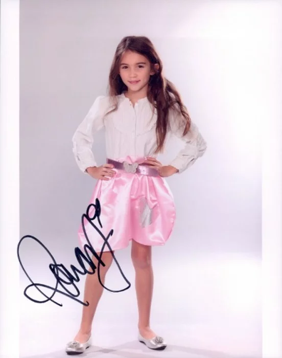 Rowan Blanchard autograph