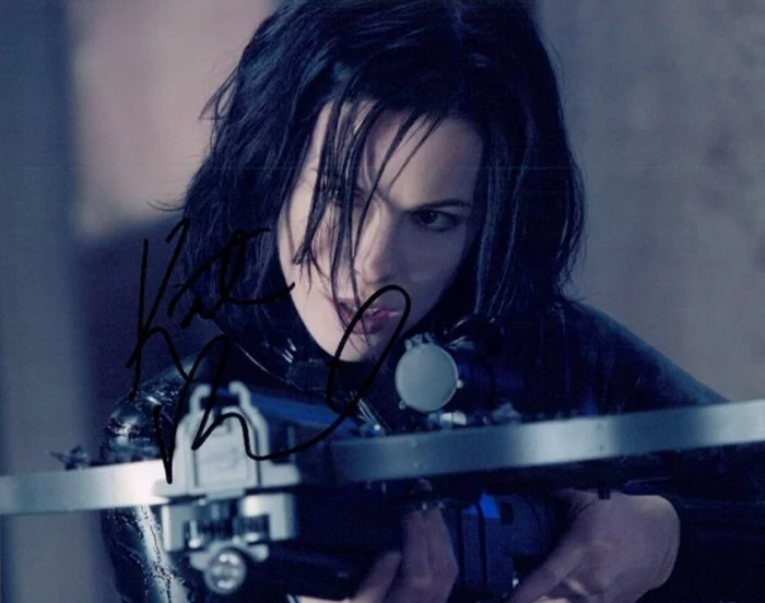 Kate Beckinsale autograph