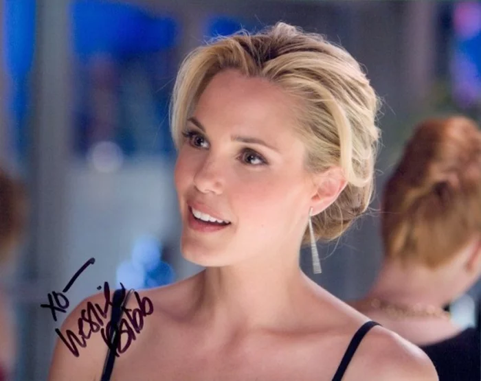 Leslie Bibb autograph
