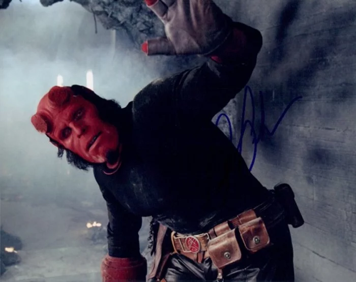 Ron Perlman autograph