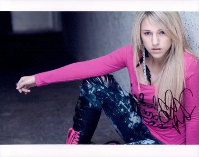Mandy Rain autograph