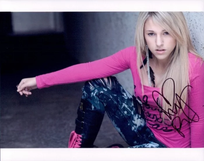 Mandy Rain autograph