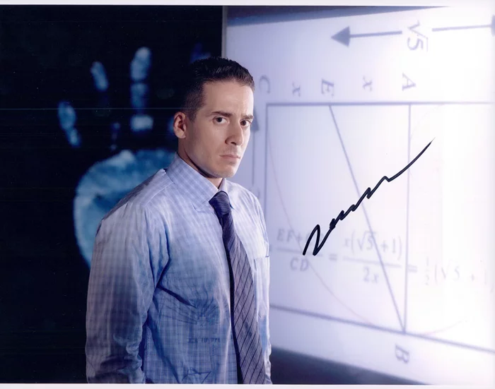 Kirk Acevedo autograph