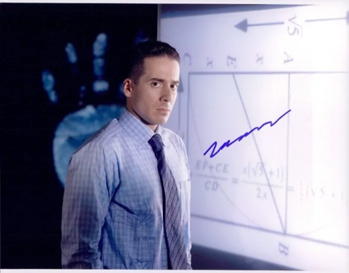 Kirk Acevedo autograph