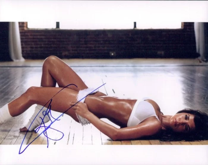 Kelly Monaco autograph