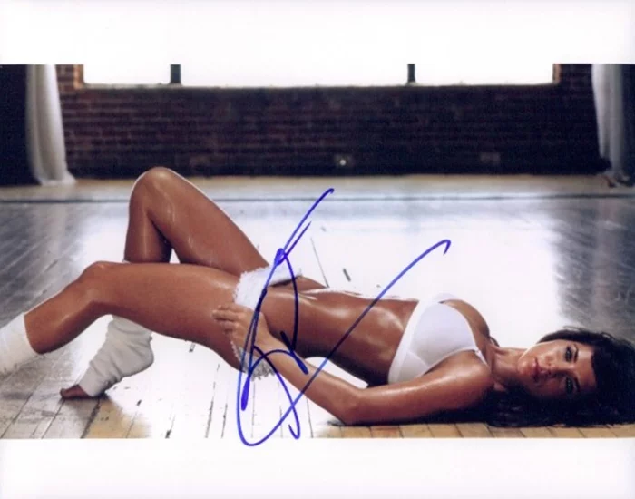 Kelly Monaco autograph