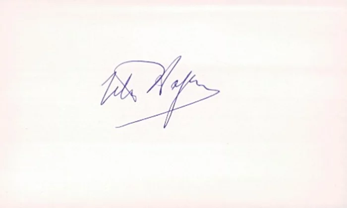 Uta Hagen autograph