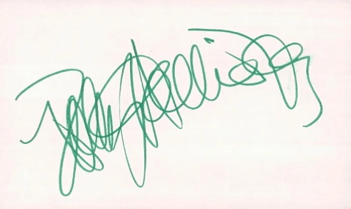Polly Holliday autograph
