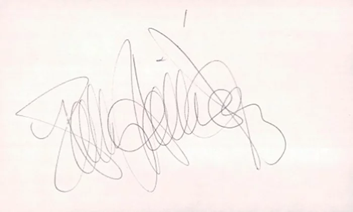 Polly Holliday autograph