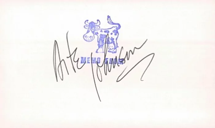 Arte Johnson autograph
