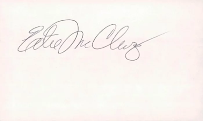 Edie McClurg autograph
