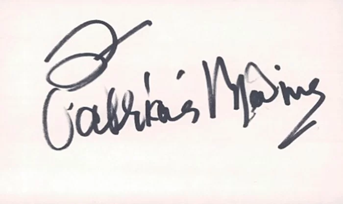 Patricia Medina autograph