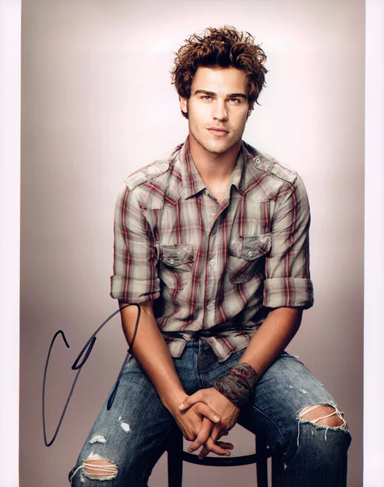 Grey Damon autograph