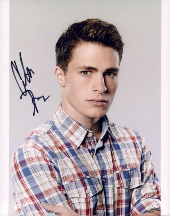 Colton Haynes autograph