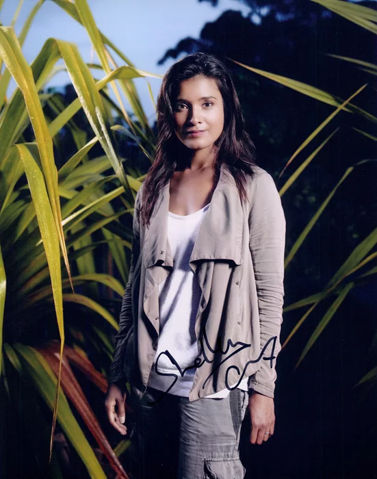 Shelley Conn autograph