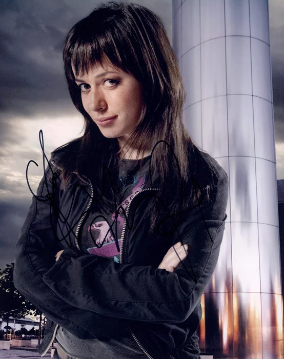 Eve Myles autograph