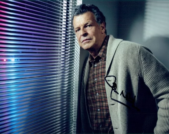 John Noble autograph