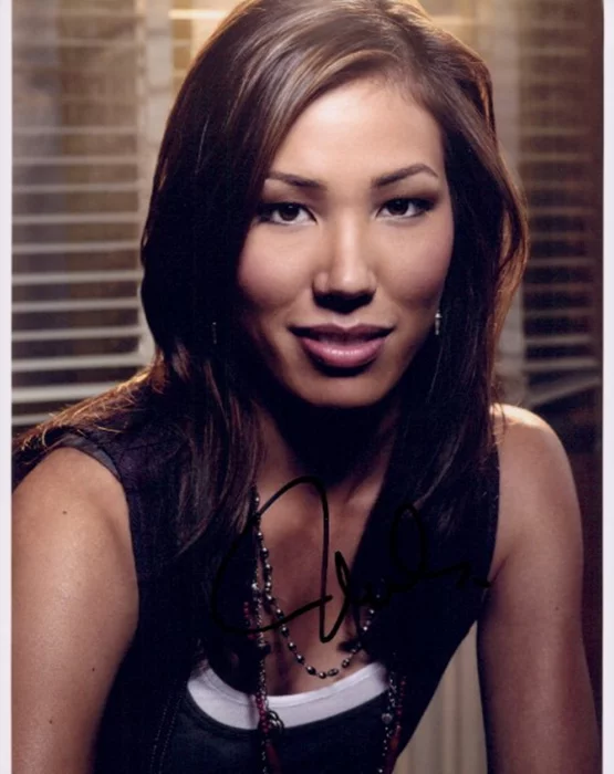 Michaela Conlin autograph