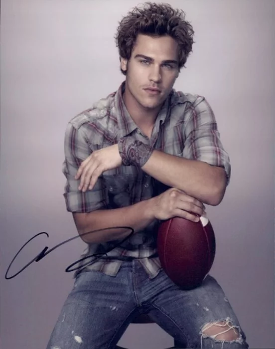 Grey Damon autograph