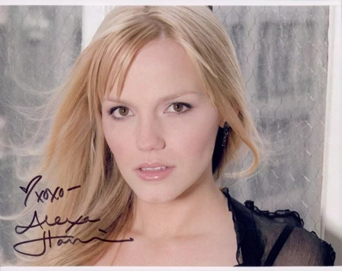 Alexa Havins autograph